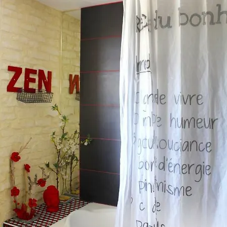 Rue Helene Boucher *